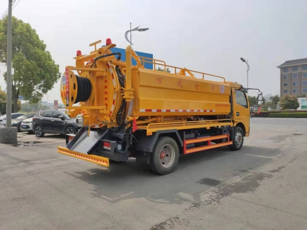 凱普特/東風多利卡D7清洗吸污車