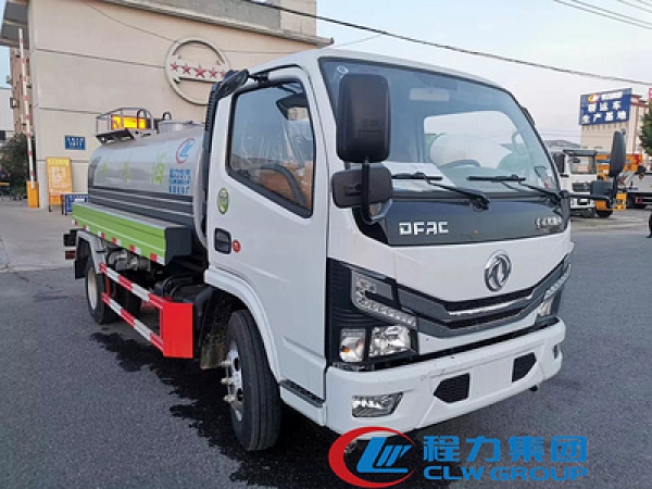 國(guó)六東風(fēng)小多利卡5噸灑水車(chē)