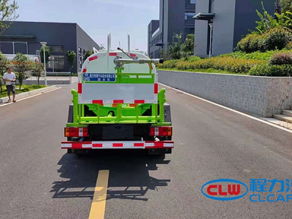 福田2.5噸藍牌灑水車