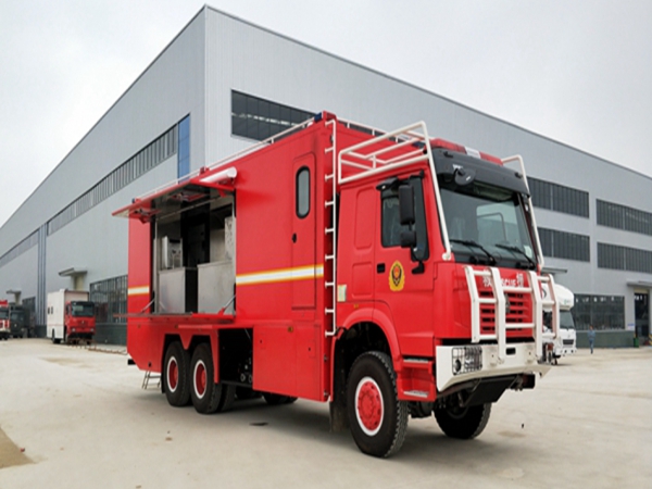 重汽豪沃飲食保障車(chē)